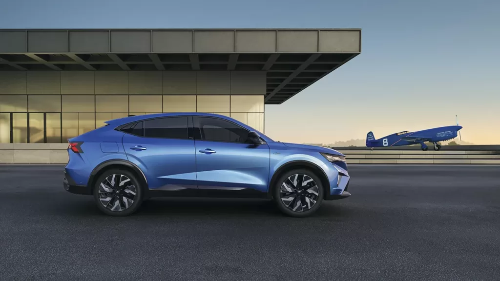 Renault, Yeni Coupe SUV Rafale'i Tanıttı! Renault, Yeni Coupe SUV Rafale'i Tanıttı!