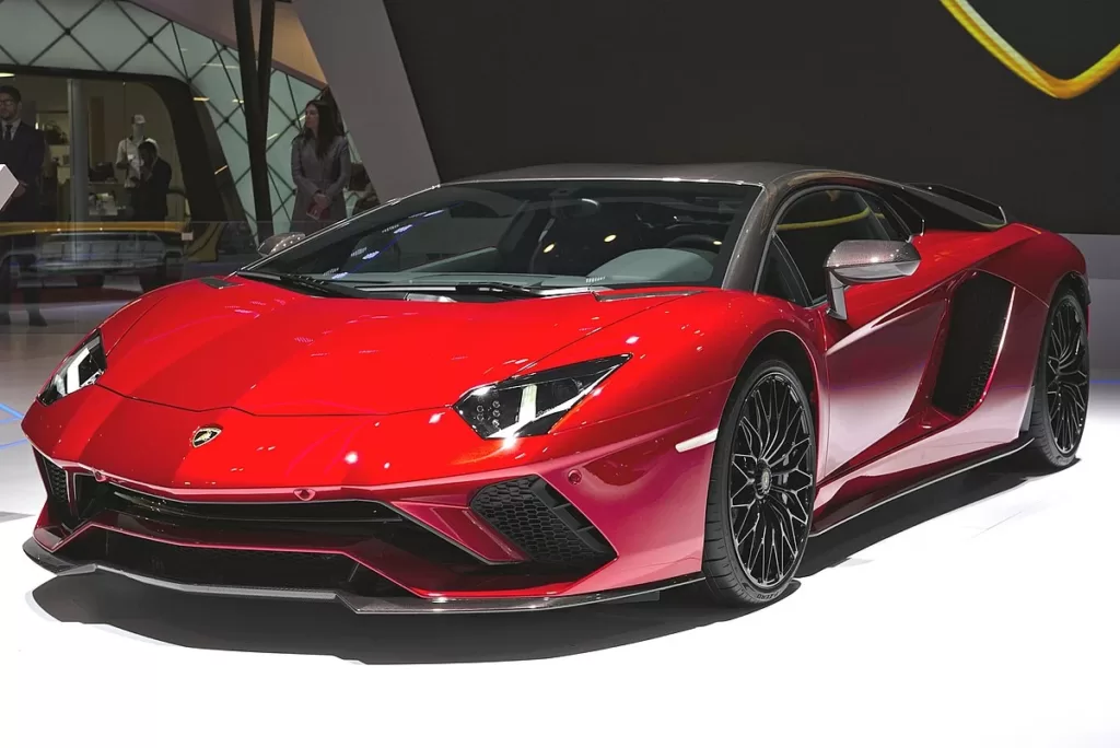 Lamborghini'nin Olağanüstü Dönüşü: Traktörlerden Süper Spor Otomobillere Lamborghini'nin Olağanüstü Dönüşü: Traktörlerden Süper Spor Otomobillere