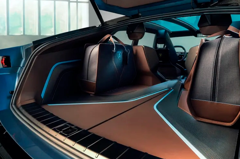 Lamborghini Tamamen Elektirikli Lanzador Modelini Tanıttı Lamborghini Tamamen Elektirikli Lanzador Modelini Tanıttı