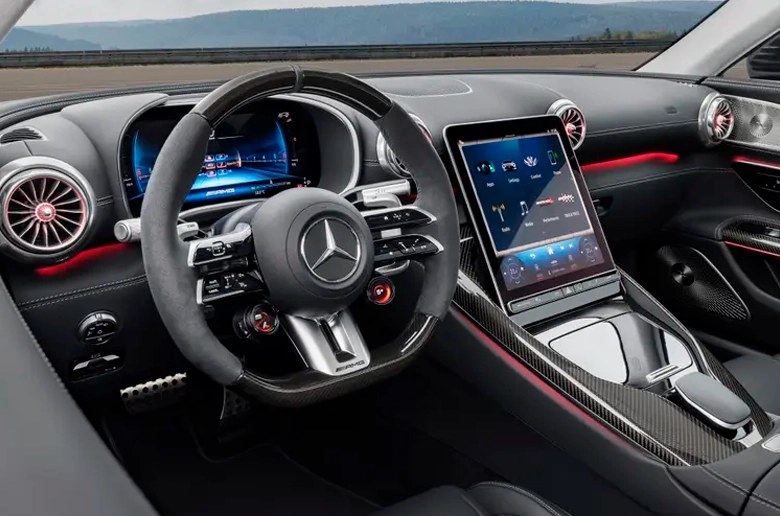 2024 Mercedes-AMG GT Coupe'den İlk Detaylar Paylaşıldı 2024 Mercedes-AMG GT Coupe'den İlk Detaylar Paylaşıldı