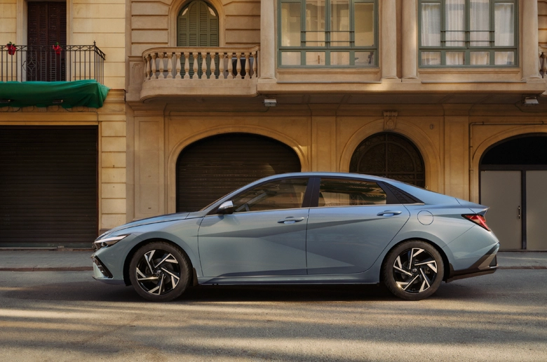 Hyundai Elantra Türkiye’de Satışa Sunuldu Hyundai Elantra Türkiye’de Satışa Sunuldu
