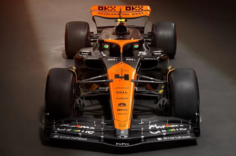 McLaren Singapur ve Japonya için 'Stealth Mode' Görünümünü Tanıttı McLaren Singapur ve Japonya için 'Stealth Mode' Görünümünü Tanıttı