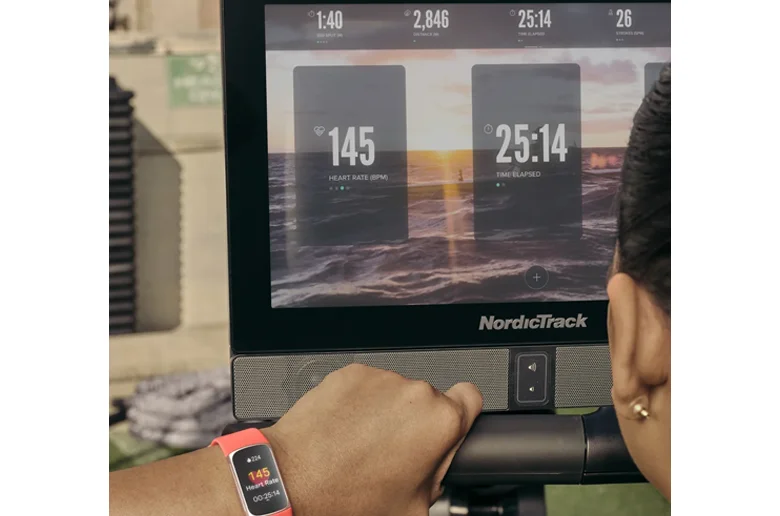 Fitbit Charge 6 Geliştirilmiş Kalp Atış Hızı ve Google Özellikleriyle Tanıtıldı Fitbit Charge 6 Geliştirilmiş Kalp Atış Hızı ve Google Özellikleriyle Tanıtıldı