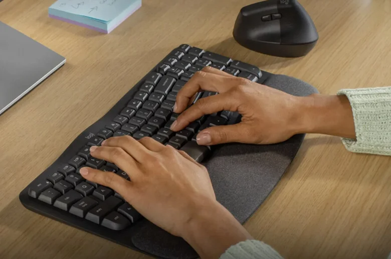 Logitech'in Yeni Ergonomik Klavyesi Lansman Öncesi Sızdı Logitech'in Yeni Ergonomik Klavyesi Lansman Öncesi Sızdı