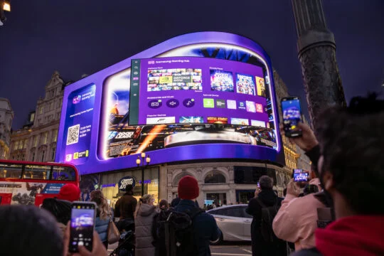 Samsung, Londra'da 3D Ekranda Rocket League Canlı Yayını Yaptı Samsung, Londra'da 3D Ekranda Rocket League Canlı Yayını Yaptı