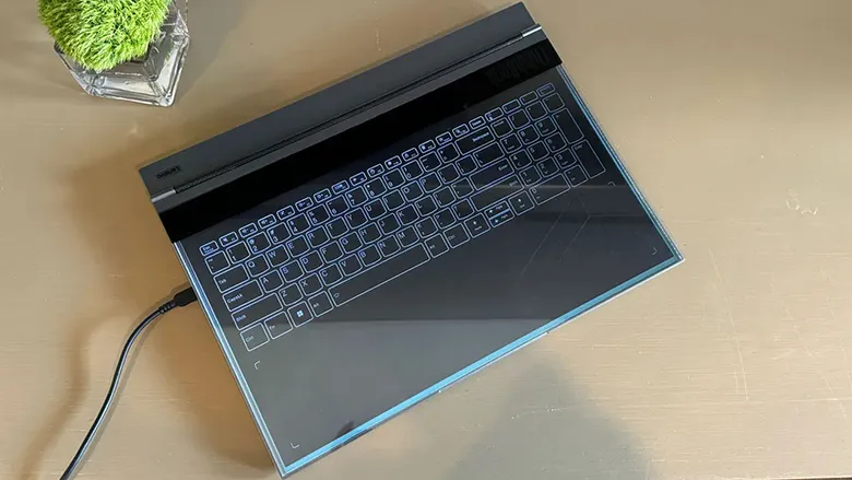 Lenovo, Şeffaf Dizüstü Bilgisayarını Duyurdu! Lenovo, Şeffaf Dizüstü Bilgisayarını Duyurdu!